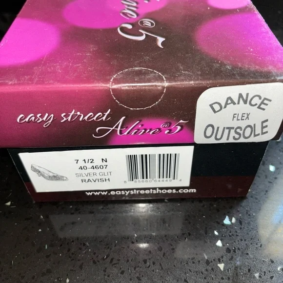 Easy Street women’s silver glitter Ravish dance shoes size 7.5 narrow - Picture 3 of 4